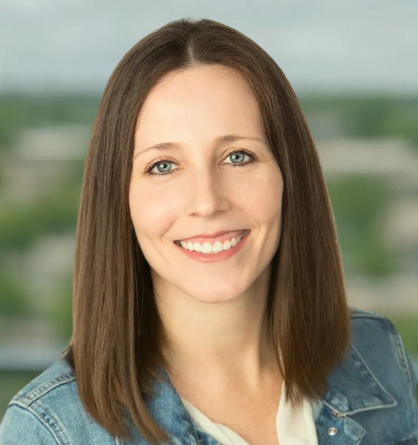 Amanda Wojczak Headshot